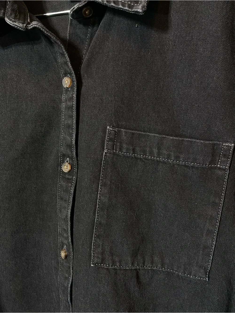 🆕 Black Denim Button Up Boyfriend Shirt Old Navy - Picture 6 of 9